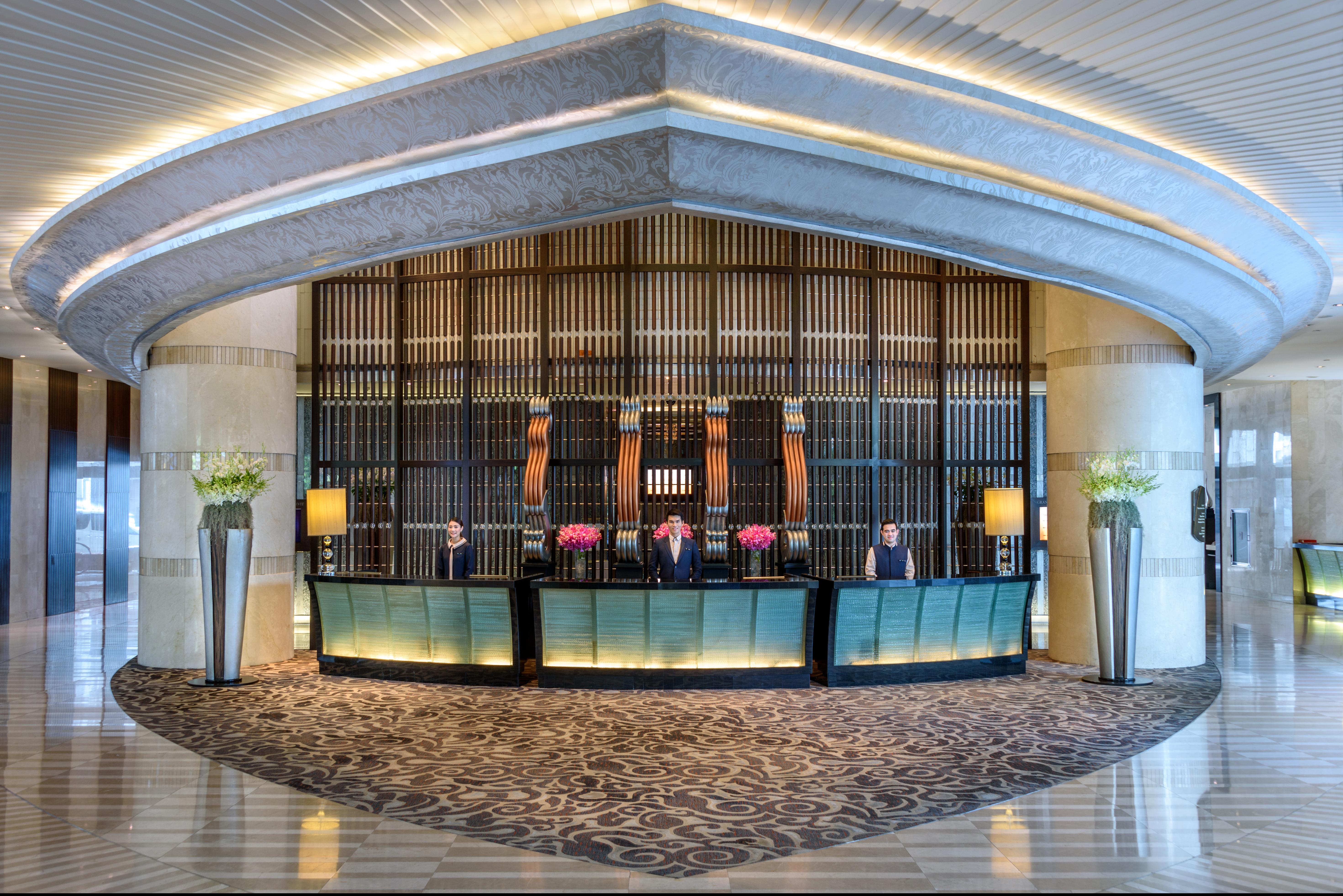 Hilton Bangkok Grande Asoke Hotel Exterior photo